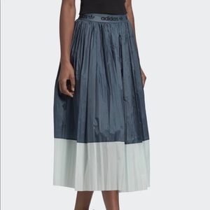 BNWT adidas pleated color block skirt w band waist